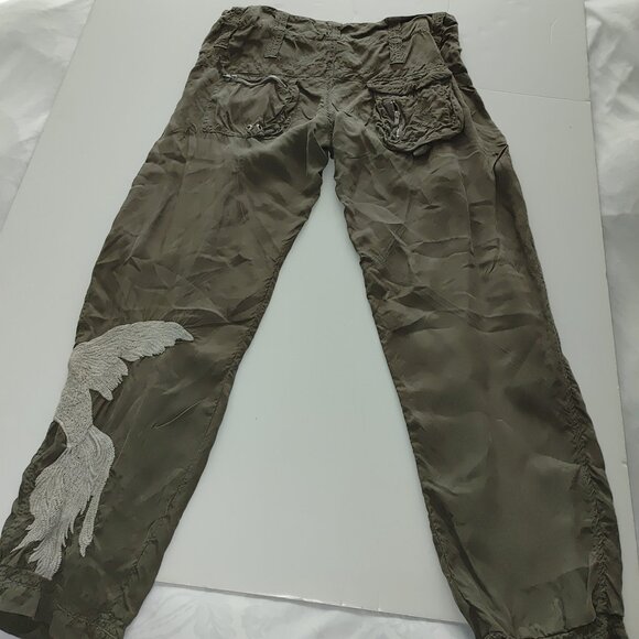 PETE & GRETA Woman's Mid Rise Embroidered Cargo Joggers Size 4 Used - Picture 2 of 8